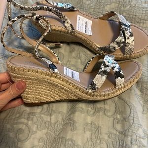Women’s Charles David wedge strap sandal size 9.5 snake skin look brand new!